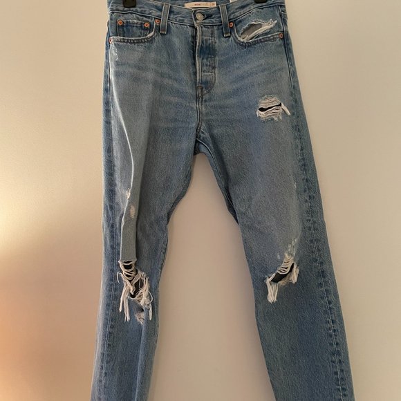 Levi's Wedgie Icon Fit Ripped Straight Leg Jeans - Picture 3 of 5